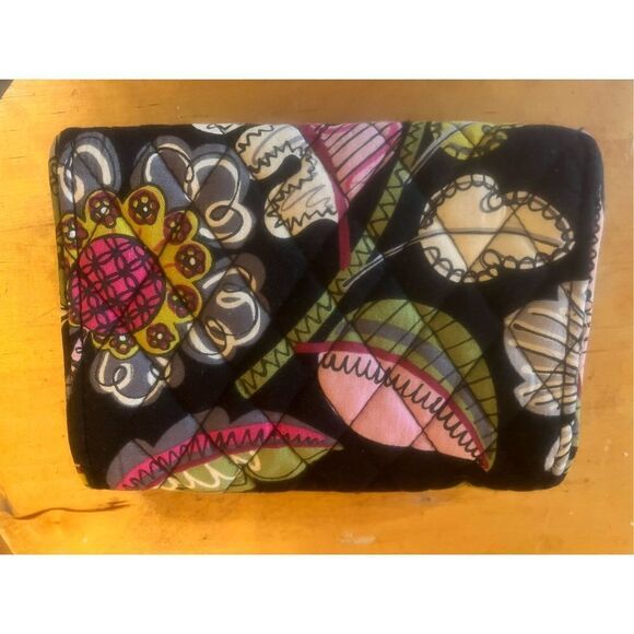 Vera Bradley pink purple black green floral quilted multi purpose clutch wallet - Picture 2 of 8